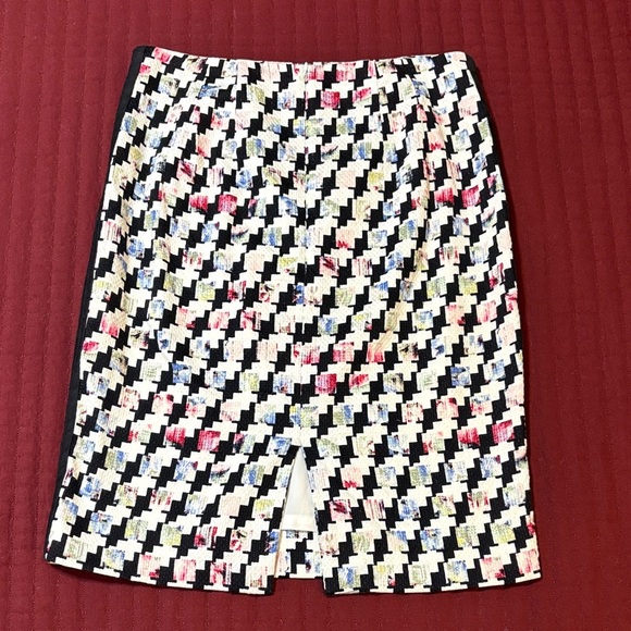 WHBM Chic Multicolor Patterned Lined Pencil Skirt Size 10 - Picture 2 of 8